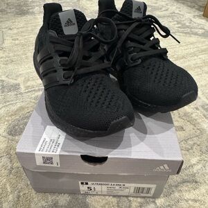 Adidas Ultraboost 5.0 DNA (Size 5.5)